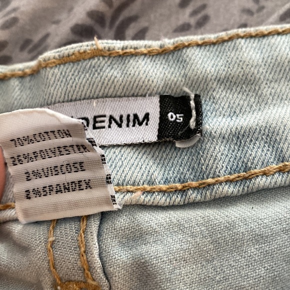 Ripped Skinny Jeans - Picture 6 of 6